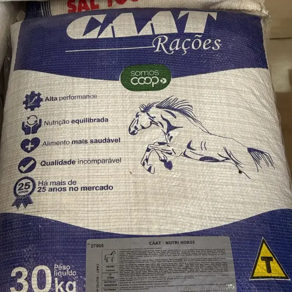 Saco de ração laminada e melaçada para cavalo