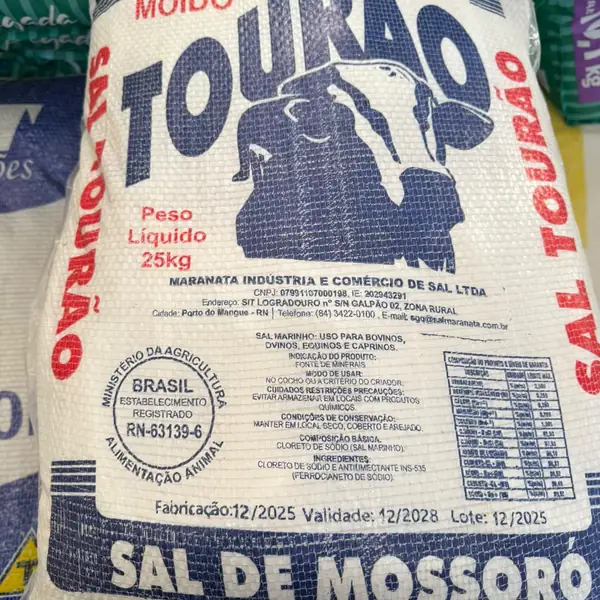 Saco de sal mineral para gado
